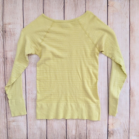 Athleta Tops - Athleta SMALL Woodridge Moss Green long shirt